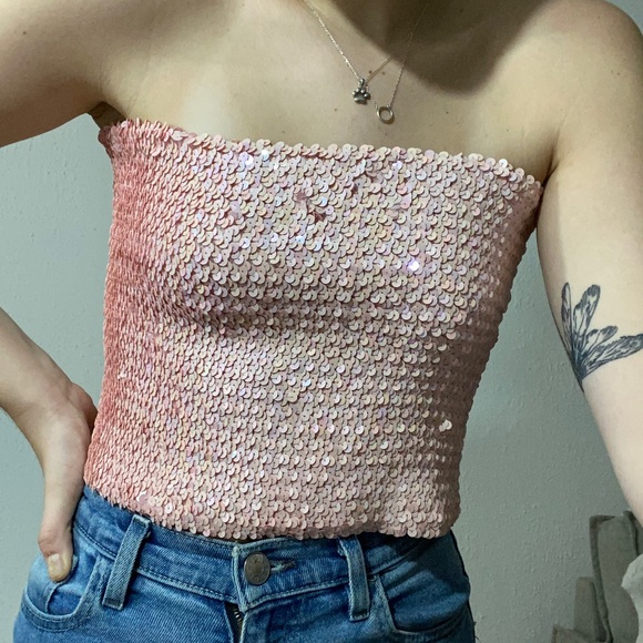 pink crop top - Picture 2 of 3